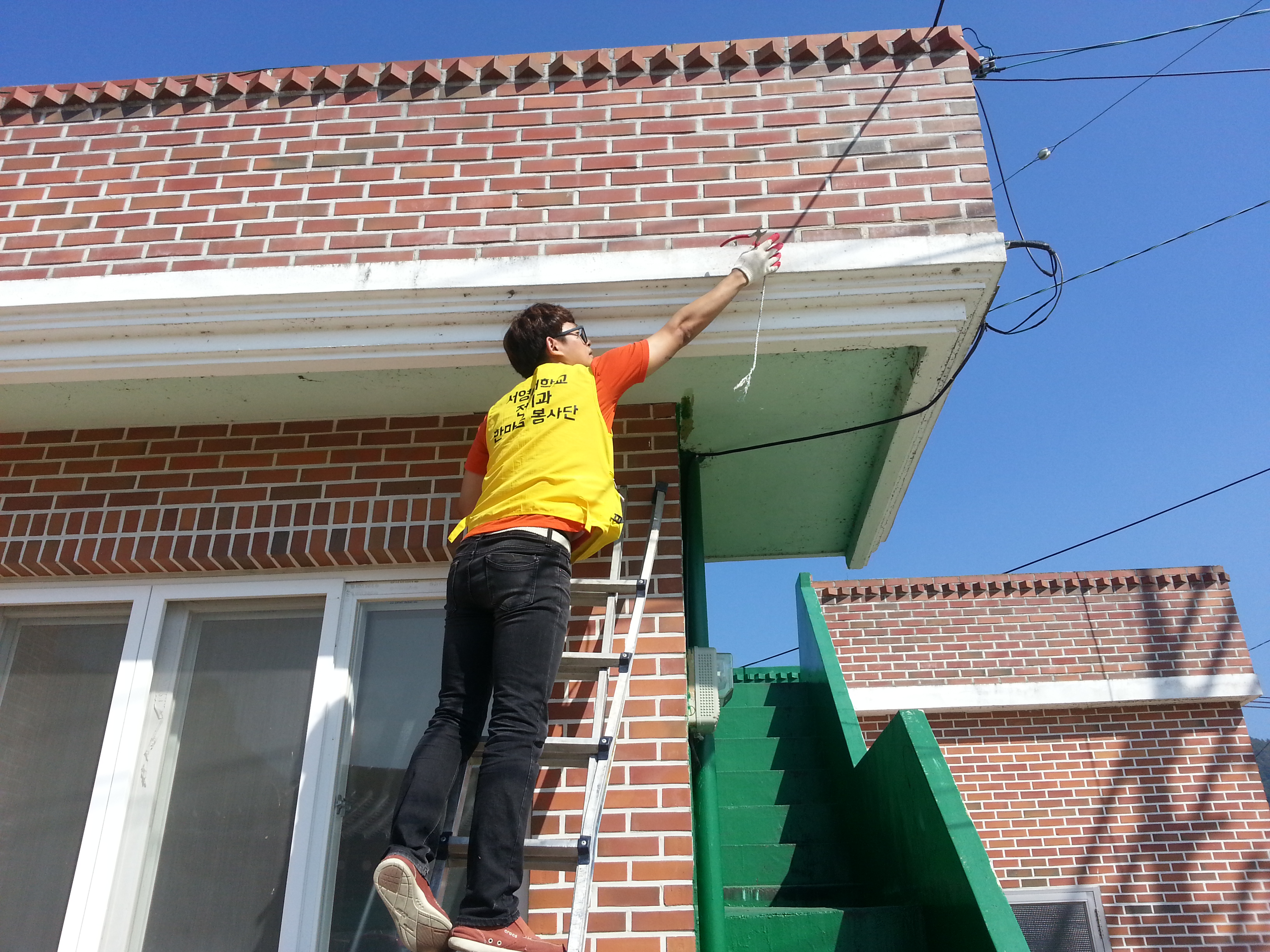 영헌 전선작업사진.jpg